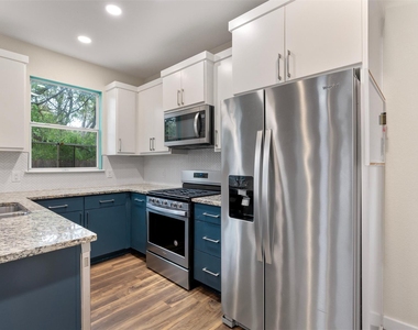 7610 Bethune Ave - Photo Thumbnail 9
