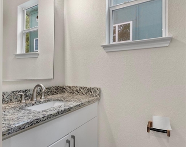 7610 Bethune Ave - Photo Thumbnail 13