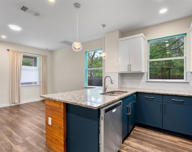 7610 Bethune Ave - Photo Thumbnail 10