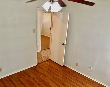 408 E Central Dr - Photo Thumbnail 15
