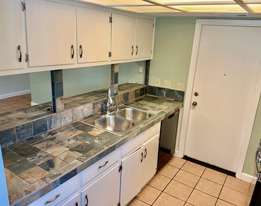 408 E Central Dr - Photo Thumbnail 5