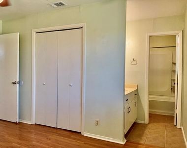 408 E Central Dr - Photo Thumbnail 12