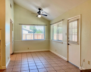 408 E Central Dr - Photo Thumbnail 9