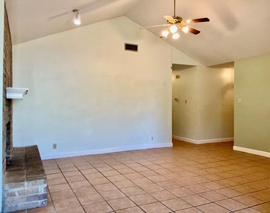 408 E Central Dr - Photo Thumbnail 4