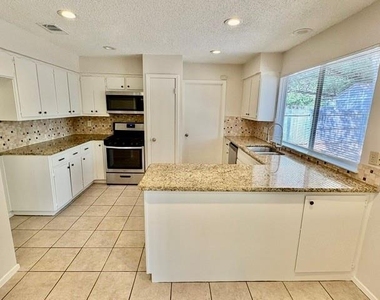12001 Ladrido Ln - Photo Thumbnail 23