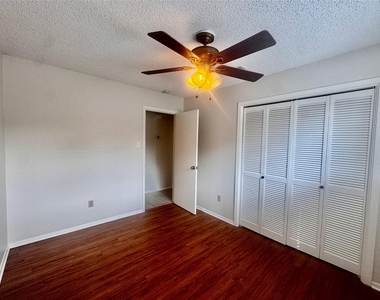 12001 Ladrido Ln - Photo Thumbnail 12