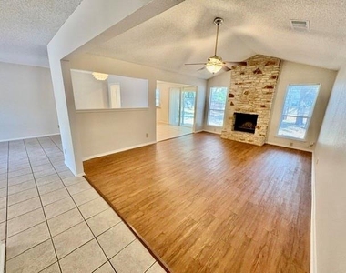 12001 Ladrido Ln - Photo Thumbnail 18