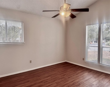 12001 Ladrido Ln - Photo Thumbnail 11
