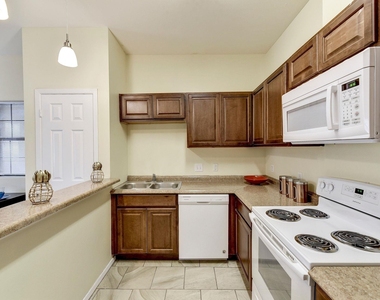 420 N Pleasant Valley Rd - Photo Thumbnail 9
