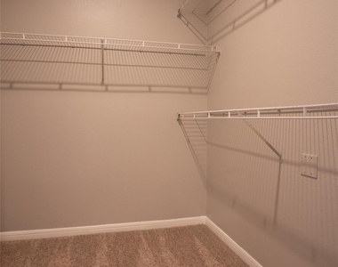 2320 Gracy Farms Ln - Photo Thumbnail 13