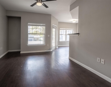2320 Gracy Farms Ln - Photo Thumbnail 1