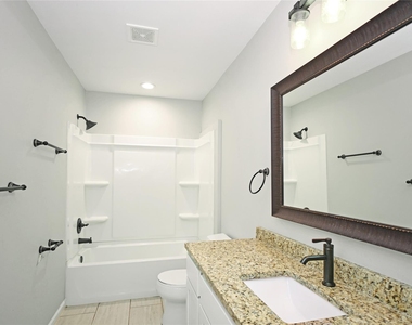 438 Forshage Blvd Blvd - Photo Thumbnail 14