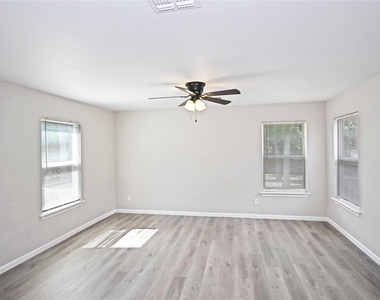 438 Forshage Blvd Blvd - Photo Thumbnail 23