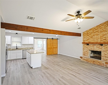 438 Forshage Blvd Blvd - Photo Thumbnail 2