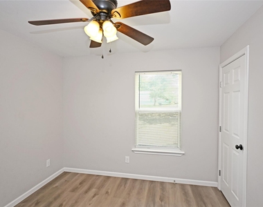 438 Forshage Blvd Blvd - Photo Thumbnail 18