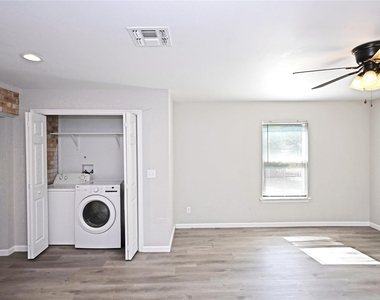 438 Forshage Blvd Blvd - Photo Thumbnail 20