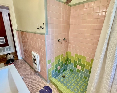 1411 Ridgemont Dr - Photo Thumbnail 12