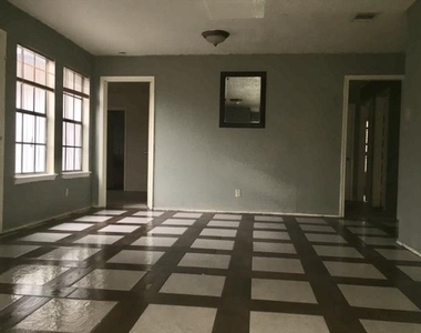 1210 Hyridge St - Photo Thumbnail 1