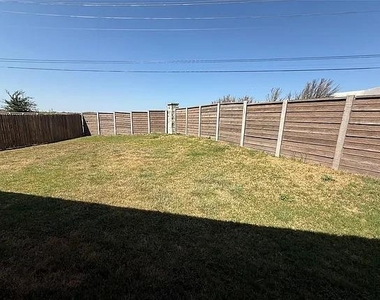 400 Barton Creek Ln - Photo Thumbnail 22