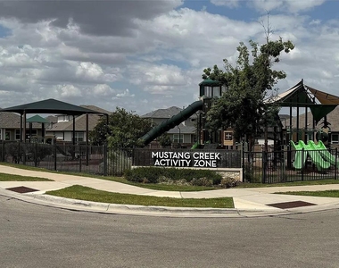 400 Barton Creek Ln - Photo Thumbnail 21