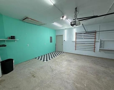 400 Barton Creek Ln - Photo Thumbnail 20