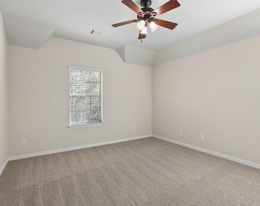 2454 Santa Barbara Loop - Photo Thumbnail 8