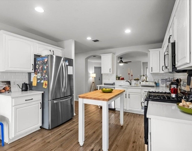 1125 Vincent Pl - Photo Thumbnail 26