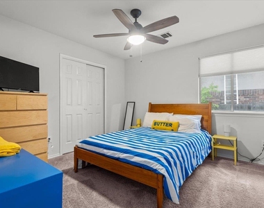 1125 Vincent Pl - Photo Thumbnail 13