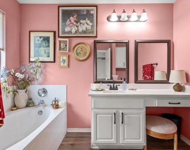 1125 Vincent Pl - Photo Thumbnail 8