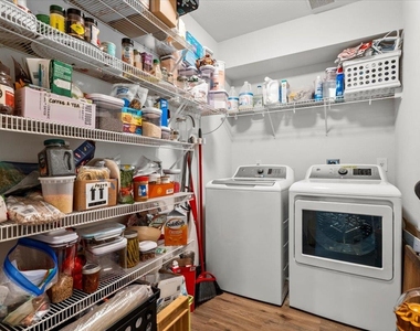 1125 Vincent Pl - Photo Thumbnail 15