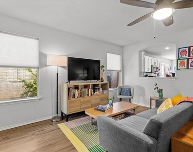 1125 Vincent Pl - Photo Thumbnail 5