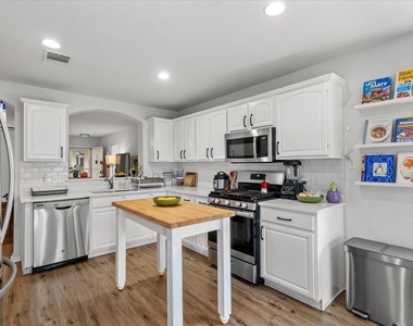 1125 Vincent Pl - Photo Thumbnail 25