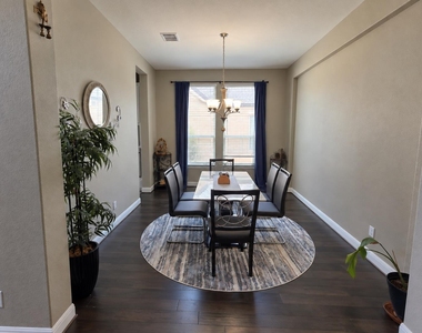 1408 Saddlespur Ln - Photo Thumbnail 5