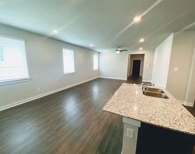 111 Dedina Dr - Photo Thumbnail 4