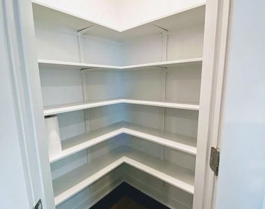 111 Dedina Dr - Photo Thumbnail 7