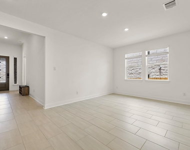 328 Terrene Trl - Photo Thumbnail 8