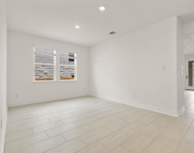 328 Terrene Trl - Photo Thumbnail 11