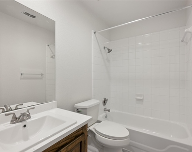 3407 Blumie St - Photo Thumbnail 4
