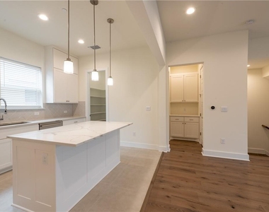 4517 Unity Cir - Photo Thumbnail 6