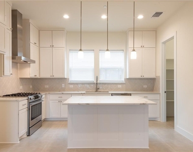 4517 Unity Cir - Photo Thumbnail 4