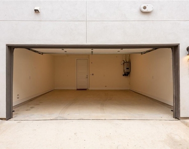 4517 Unity Cir - Photo Thumbnail 3