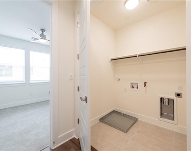 4517 Unity Cir - Photo Thumbnail 11