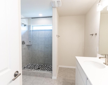 6802 Pleasanton Pkwy - Photo Thumbnail 11