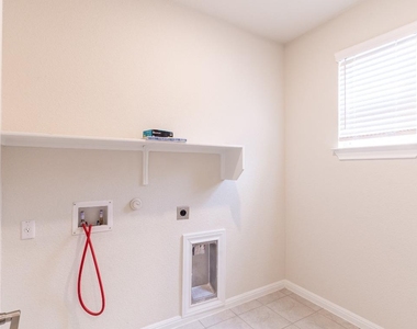 6802 Pleasanton Pkwy - Photo Thumbnail 7