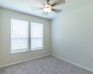 6802 Pleasanton Pkwy - Photo Thumbnail 5