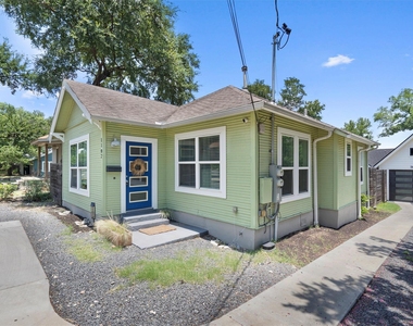 1102 Woodland Ave - Photo Thumbnail 2
