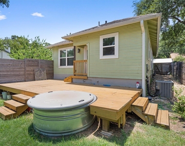1102 Woodland Ave - Photo Thumbnail 23