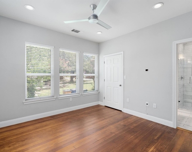 1102 Woodland Ave - Photo Thumbnail 13