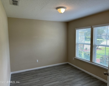 4135 Halifax Lane - Photo Thumbnail 13