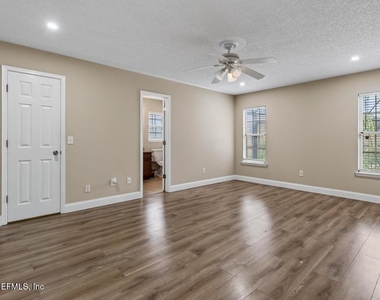 12418 Running River Road S - Photo Thumbnail 21
